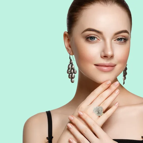 Vista 4 de Lavencious Anillos elásticos con diamantes de imitación en forma de corazón para mujer, talla 7-9