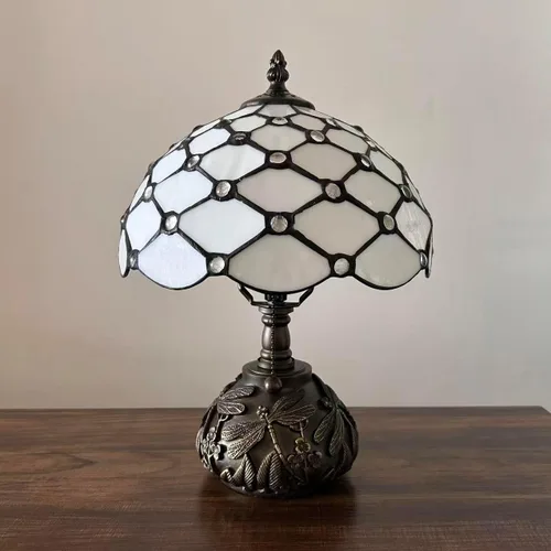 Vista 4 de Tiffany Lámpara de mesa blanca con vitral, bombilla LED incluida, base de libélula para sala de estar, dormitorio, mesita de noche, oficina, hotel