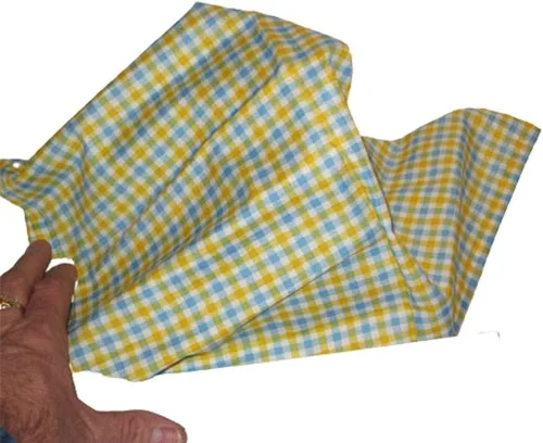 Vista 2 de MilesMagic Hyrum El fantasma encantado de Hanky Gimmick capturado en movimiento en pañuelo Magia escénica Magia de la calle para el verdadero