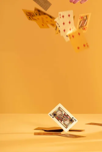Vista 3 de Fotorama Gold Games - Cartas de juego doradas, Pro-Shuffle, resistentes al agua, ideales para cualquier juego de cartas, trucos de magia, verdadero