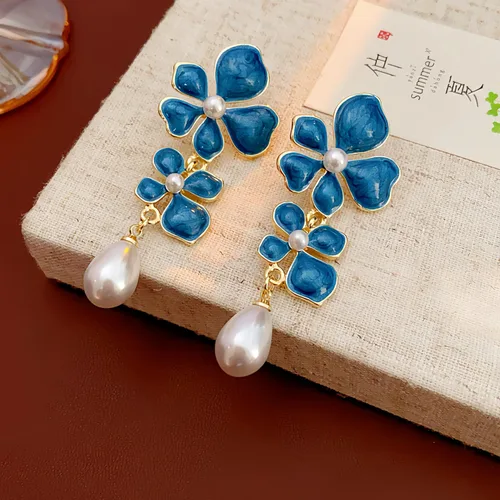 Vista 7 de Aretes de flores plateadas medievales vintage para mujer, hipoalergénicos
