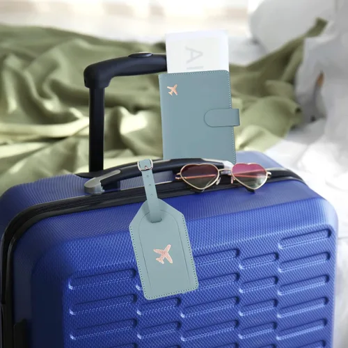 Vista 6 de Melsbrinna Rfid - Soporte para pasaporte para mujeres y hombres, juego de etiqueta de maleta de viaje, bonita cartera de pasaporte con ranuras