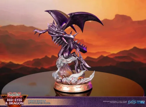 Vista 4 de First 4 Figures Red Eyes B. Dragon Purple Edition Estatua