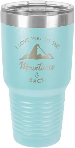 Vista 16 de Vaso negro de 30 onzas con popote y tapa superior deslizante con texto en inglés "I love you to the mountains and back", color negro