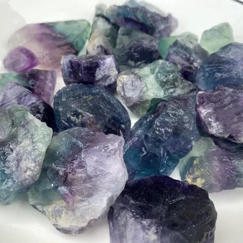 Vista 4 de Piedra de cristal crudo de fluorita, piedras preciosas naturales de cuarzo mineral, decoración moderna del hogar, 0.787-1.575 in, 3.53 oz