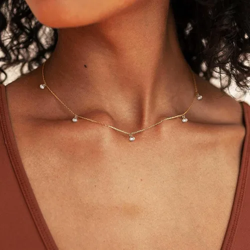 Vista 2 de KELAIEN Delicado collar de gargantilla de oro para mujer, chapado en oro de 14 quilates, cadena de satélite en capas, para adolescentes, perlas