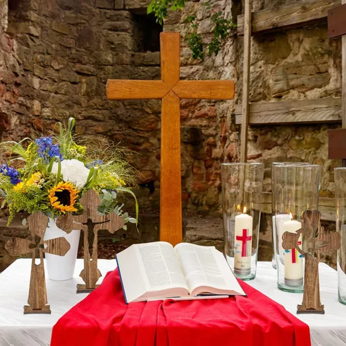 Vista 7 de Kathfly 24 cruces de madera de Pascua para manualidades, decoración de bautismo, católica, rústica, sin terminar, para centros de mesa, decoración