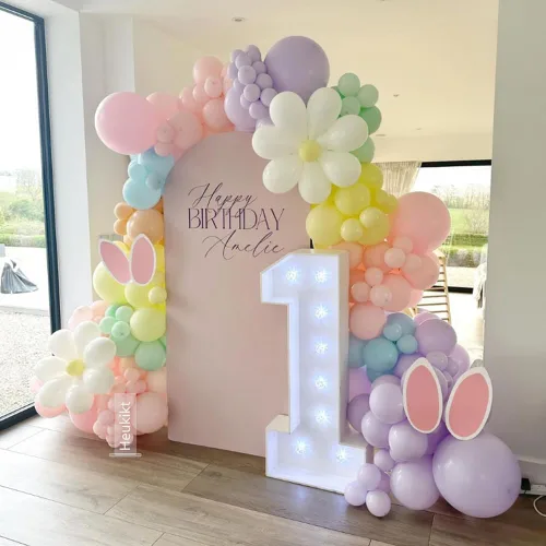 Vista 4 de Kit de guirnalda de arco de globos de Pascua, 167 globos de látex pastel, macarrón, rosa, morado, niebla, verde, azul, con conejo y zanahoria, globo