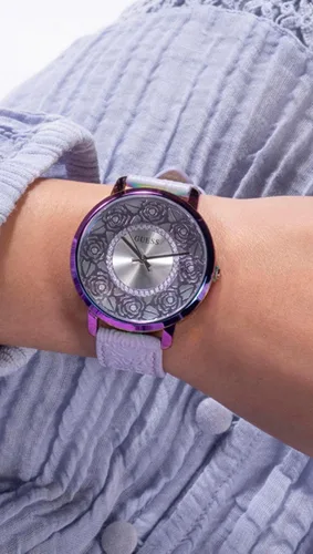 Vista 3 de GUESS US - Reloj analógico con corte floral iridiscente para mujer
