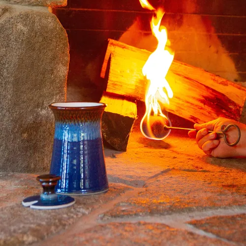 Vista 3 de Georgetown Pottery Hecho a mano Cape Cod Firepot Firepot con hierro y esteatita fuego Starter Wand para chimenea, estufa de leña, hoguera