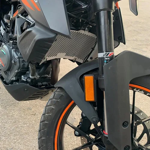 Vista 2 de AL-mart - Cubierta protectora de rejilla protectora de aluminio para motocicleta KTM 390 Adventure 2020-2023