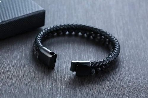 Vista 5 de MEALGUET Pulsera de roca de lava para hombre, pulsera de cuero trenzado con cierre magnético, 2 capas, 8.3in