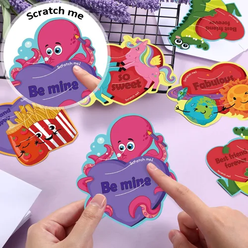 Vista 4 de 36 tarjetas del día de San Valentín para rascar y oler lápices, 6 patrones y aromas, tarjetas para rascar y oler con 36 sobres para intercambio