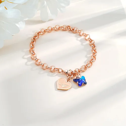 Vista 5 de IEFWELL - Pulseras con dijes con iniciales de corazón para mujer, pulseras con mariposas de cristal para niñas adolescentes, delicadas pulseras