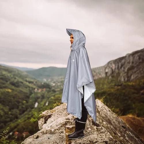 Vista 4 de Anyoo Poncho de lluvia impermeable ligero reutilizable senderismo chaqueta con capucha para actividades al aire libre