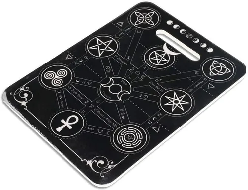 Vista 3 de Alchemy of England Magic Symbols - Tabla de cortar, color negro y blanco