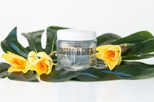 Vista 8 de Urban Hydration Máscara facial de ricino y karité Combate la piel seca, elimina las impurezas de la piel, exfolia y unifica el tono de la piel