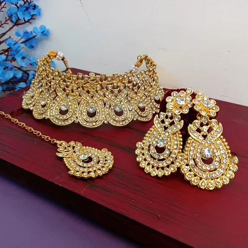 Vista 2 de Efulgenz Crystal Indian Jewelry Set Rhinestone Crystal Choker Necklace Earrings Maang Tikka Set Wedding Bollywood Bridal Jewelry Set for Women