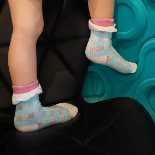 Vista 4 de RATIVE Calcetines de algodón antideslizantes antideslizantes con puños para bebés, niños y niñas