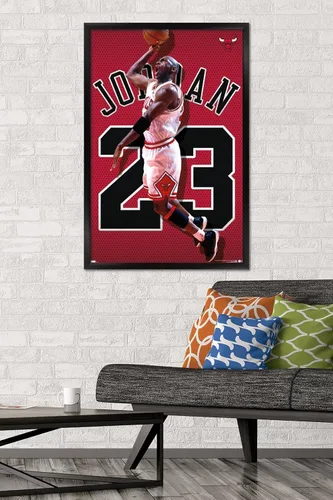 Vista 2 de Trends International Michael Jordan - Póster de pared de jersey, 22.375 x 34 pulgadas, versión enmarcada negra