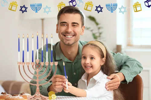 Vista 4 de The Dreidel Company Paquete de 10 velas cónicas de menorá de Hanukkah de lujo, 1 hora de tiempo de combustión, media y media azul marino y blanco