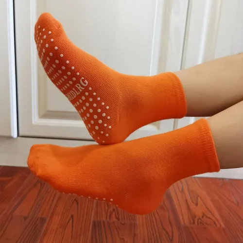 Vista 4 de Calcetines tobilleros con agarre para niños y niñas 1-33-55-7T