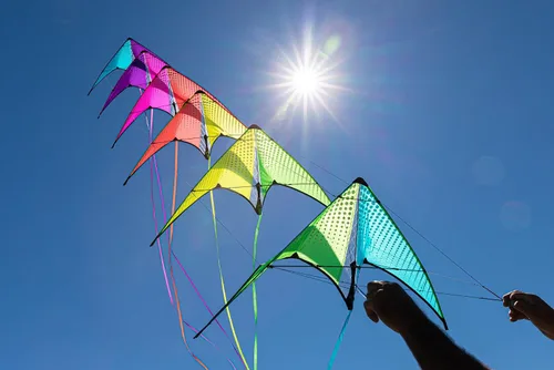 Vista 5 de Prism Kite Technology Neutrino - A Fast and Responsive Kite to Test Your Reflexes Naranja