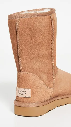 Vista 5 de UGG Botas clásicas de invierno para mujer.