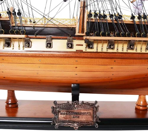 Vista 8 de Old Modern Handicrafts Modelo de barco USS Constitution de calidad de museo, hecho a mano de madera de alta calidad, gran atención a detalles