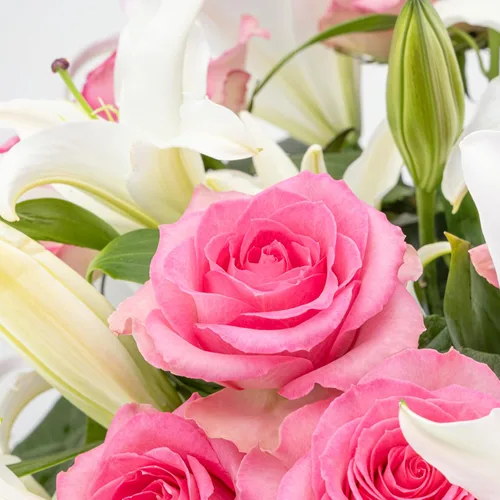 Vista 4 de Benchmark Bouquets - Rosas rosas y lirios, jarrón incluido, flores frescas cortadas y cultivadas, regalo para decoración del hogar, cumpleaños