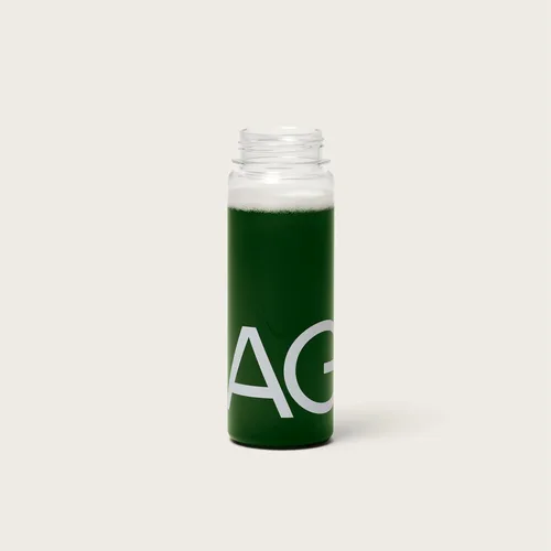Vista 2 de AG1 Botella agitadora – Botella de 16 oz sin BPA con tapa de acero inoxidable resistente a fugas – Mezcla suavemente el polvo verde AG1 – Fácil