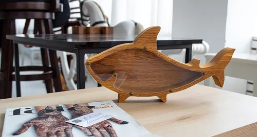 Vista 8 de Alcancía de tiburón – Alcancía de madera hecha a mano por expertos para niños, niñas y adultos Madera de roble duradera con vidrio orgánico