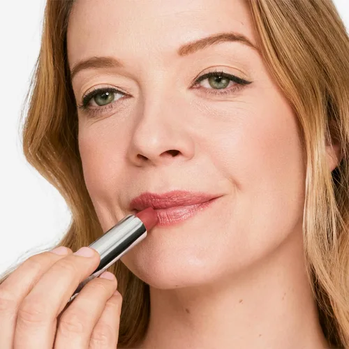 Vista 5 de Clinique Dramatically Different Lipstick Shaping Lip Colour Long Lasting, Moisturizing + Hydrating 17 Shades