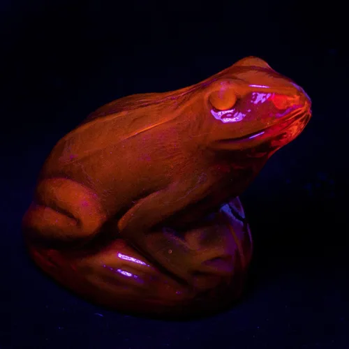 Vista 12 de Vajilla de vidrio de Urаnium (brilla bajo los rayos UV) - Estatuilla - Oso pequeño con lado plano, República Checa - Brillante