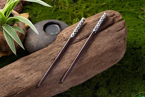 Vista 6 de Palillos de madera para el cabello, cabeza de incrustación superior con nácar a mano, palillos decorativos únicos de madera, palillos de pelo
