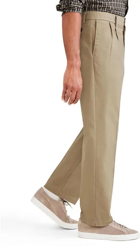Vista 3 de Classic Fit Signature - Pantalones Iron Free de color caqui con Stain Defender - Plisados (Regular y Big & Tall)