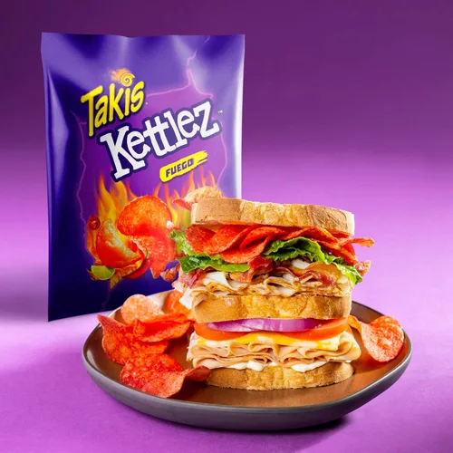 Vista 6 de Takis Fuego Kettlez Patatas fritas cocidas en hervidor, bolsa de 8 onzas
