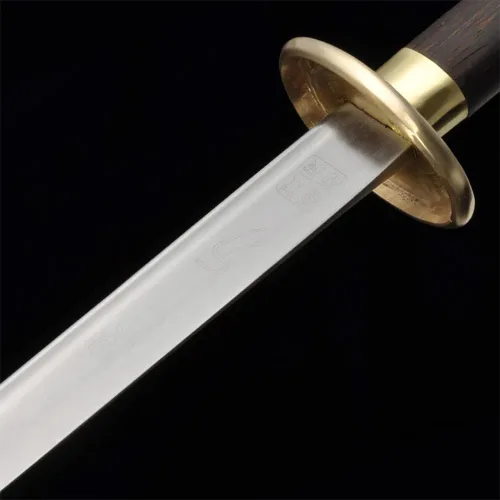 Vista 4 de Qiankun Miao Dao, hoja martensítica de acero inoxidable de 39.37 pulgadas, mango largo y vaina de acabado oscuro, espada tradicional china de Miao