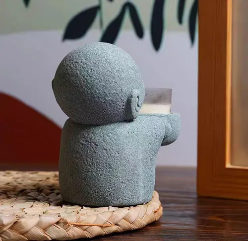 Vista 7 de livelyfish Estatua de monje japonés de 3 piezas de estatuas de buda de piedra arenisca zen rezando, esculturas asiáticas de jardín para buena