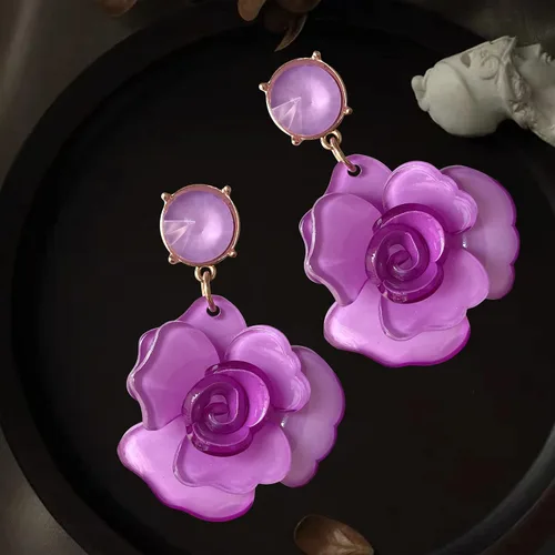 Vista 3 de Aretes colgantes de resina de gran tamaño, bohemios, únicos, delicados, de lujo, de gran tamaño, con flores grandes, pétalos florales para mujer