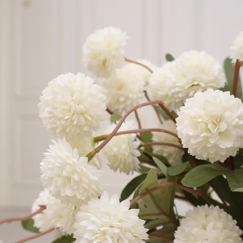 Vista 6 de 12 piezas de flores Kiku falsas, bolas artificiales de crisantemo pequeñas con tallos, mini pompones de seda sintética para jarrón, arreglos