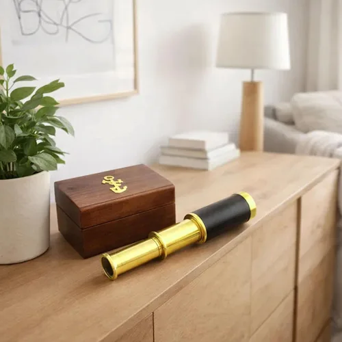 Vista 8 de Telescopio portátil de latón de 6" con caja de madera - Navegación pirata
