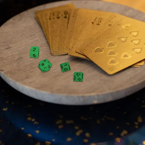 Vista 4 de Uonlytech Juego de 7 mini dados brillantes de 0.394 in, poliédricos que brillan en la oscuridad, juego de dados luminosos para jugar juegos de rol