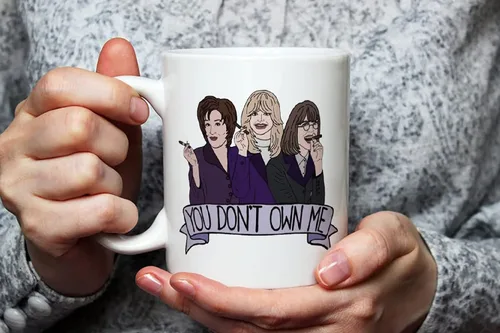 Vista 3 de Fonhark - Taza del club The First Wives (Elise Elliot, Goldie Hawn, Bette Midler, You Don't Own Me, Science Fiction Young, Feminist), taza de café