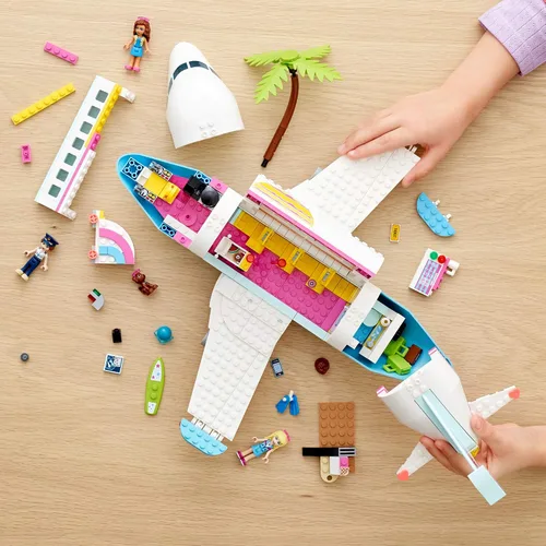 Vista 6 de LEGO Friends Heartlake City Airplane 41429, incluye Friends Stephanie y Olivia, y muchos accesorios divertidos para avión para despertar tiempos