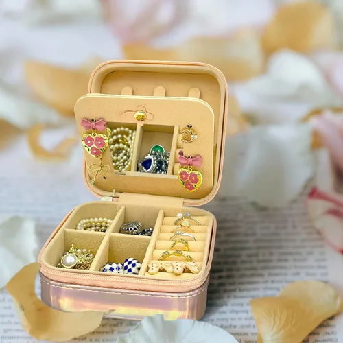 Vista 6 de Timbomfun Organizador de joyas de viaje pequeño portátil, joyero de viaje con espejo, artículos esenciales de viaje para vacaciones, práctico joyero