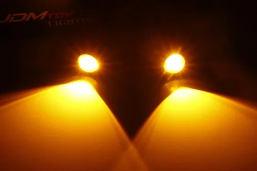 Vista 2 de iJDMTOY 2 unids ámbar amarillo 3-SMD Proyector de alta potencia LED Eagle Eye Lights w/Back Bolt-On Tornillos para luces de estacionamiento, niebla