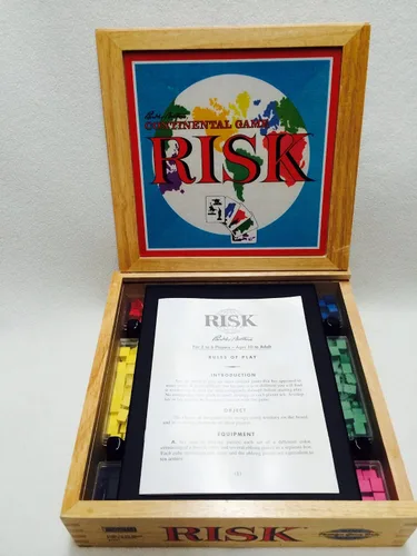 Vista 3 de Hasbro Gaming Nostalgia de Riesgo