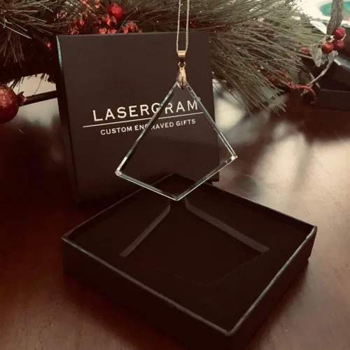 Vista 4 de LaserGram Adorno de Navidad de cristal personalizado, perro cocker spaniel, idea de regalo personalizada grabada con láser (forma de diamante)