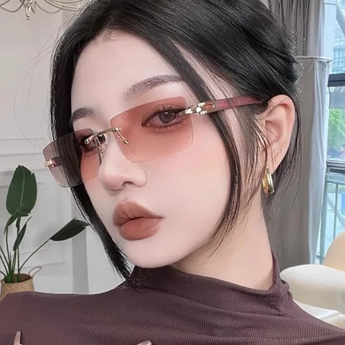 Vista 4 de Lentes de sol rectangulares de metal dorado con lente tintada, patillas de madera de los años 90, gafas retro para mujeres y hombres